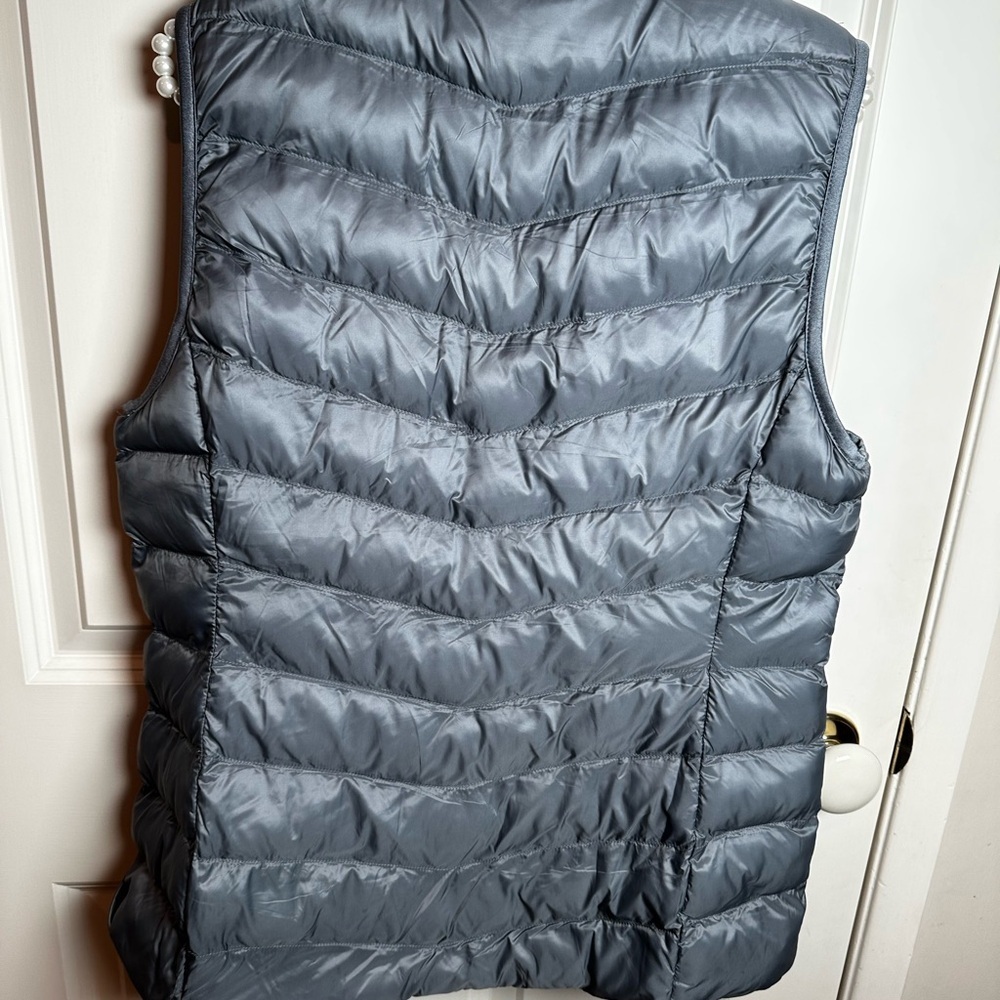 32 Degrees Gray Quilted Vest - Picture 8 of 8